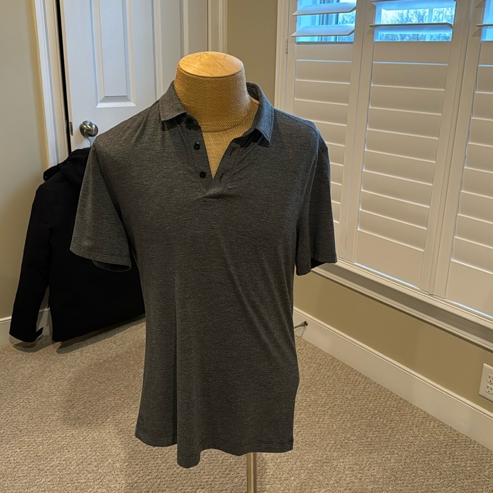 Lululemon Evolution Polo shirt, EUC, Large, graphite